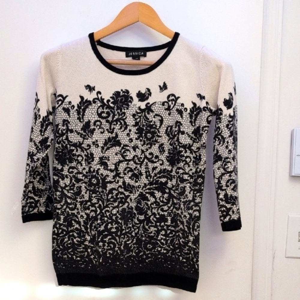 Jessica Womens Black and Cream Sweater size small